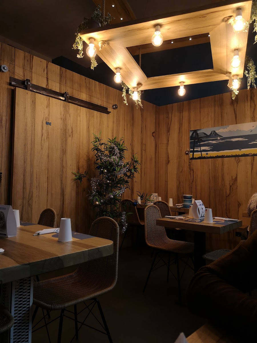 Pacifik Poke Rivoli Photos 2